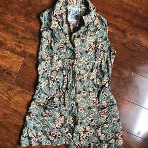 Price drop‼️ Ultra pink button up tank